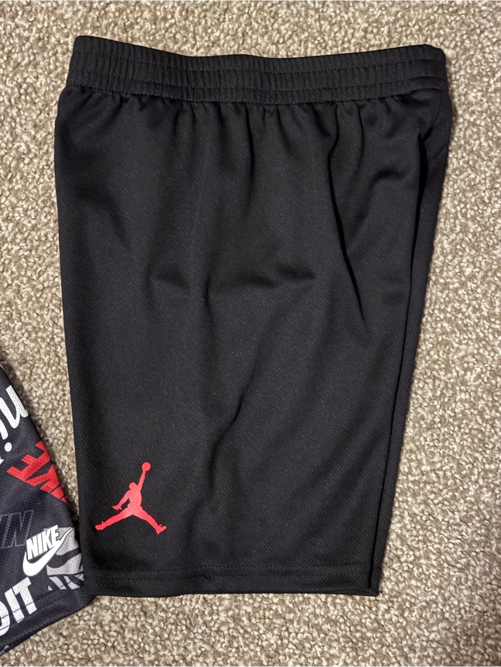 2BOYS SHORTS. - Picture 2 of 3